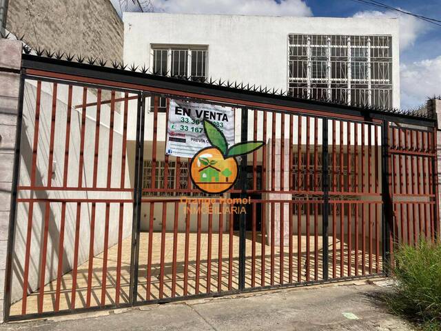 #5111 - Casa para Venta en Guadalajara - JC