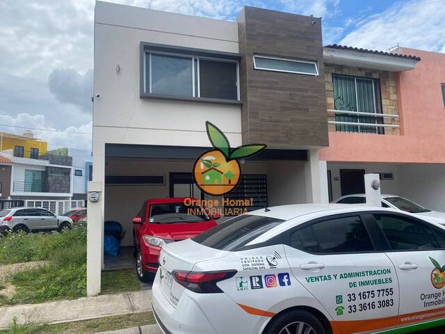 #5117 - Casa para Venta en Zapopan - JC