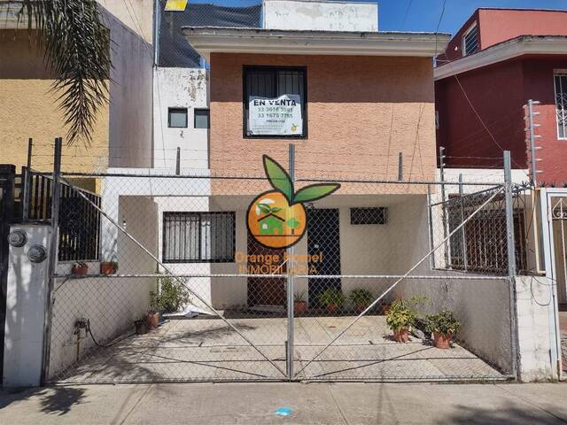 #5132 - Casa para Venta en Zapopan - JC - 1