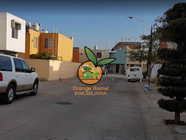 #5145 - Casa para Venta en Guadalajara - JC