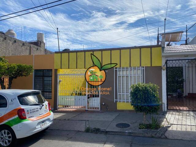 #5160 - Casa para Venta en Guadalajara - JC