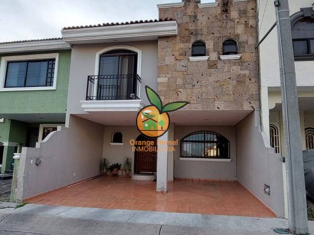 #5284 - Casa para Venta en Zapopan - JC - 1