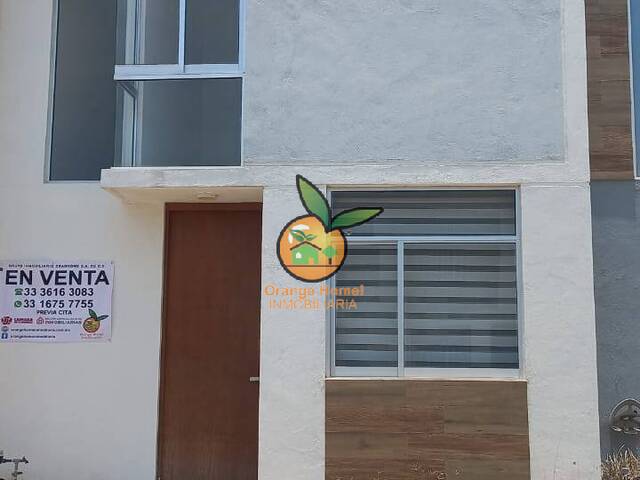 #5654 - Casa para Venta en Tlaquepaque - JC - 1