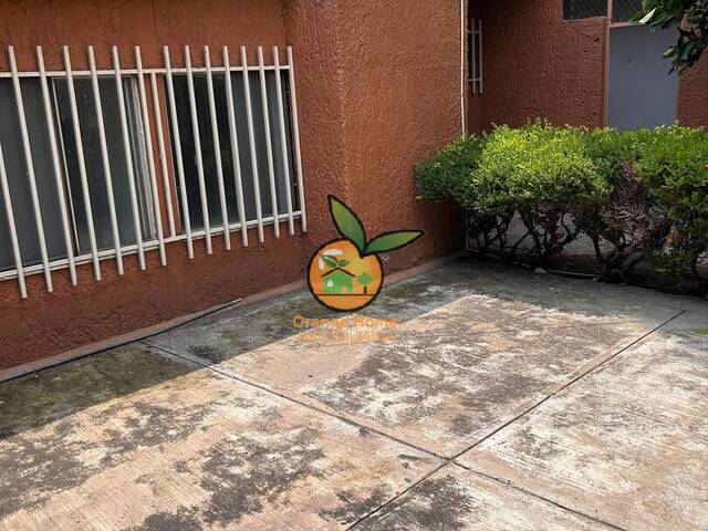 #5694 - Casa para Venta en Tlaquepaque - JC - 2