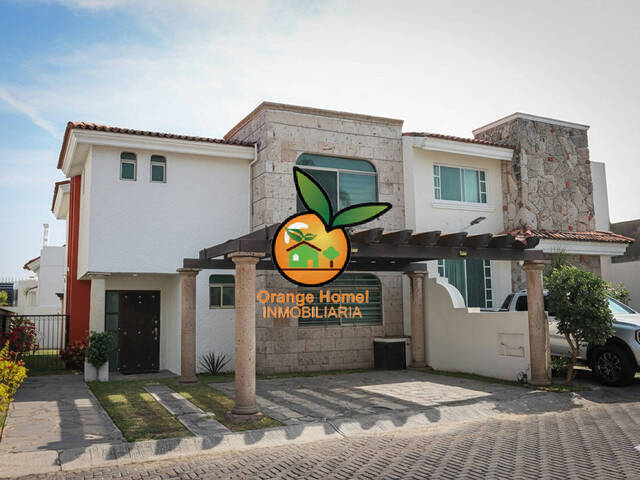 #5698 - Casa para Venta en Zapopan - JC - 2