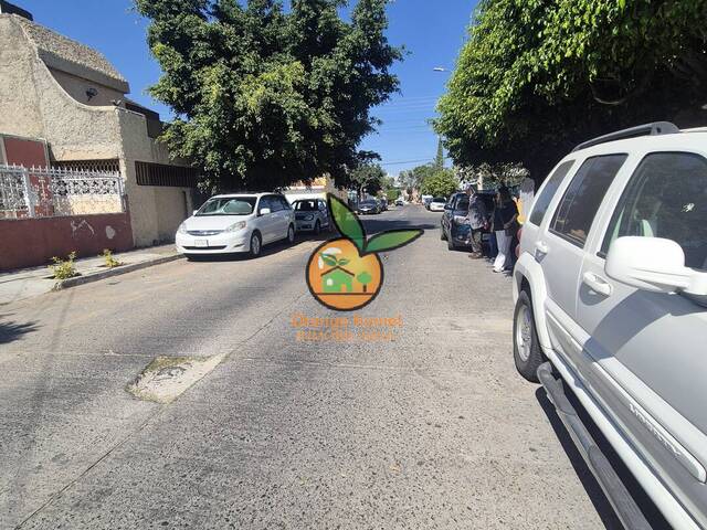 #5713 - Casa para Venta en Guadalajara - JC - 2