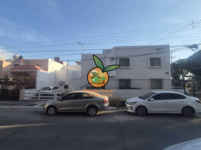 #5721 - Casa para Venta en Guadalajara - JC