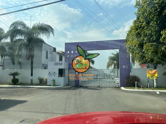 #5626 - Casa para Venta en Tlaquepaque - JC - 1