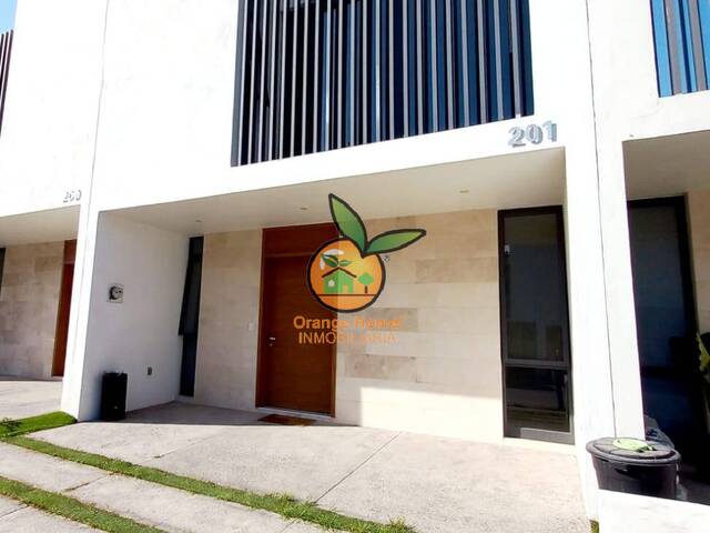 #5747 - Casa para Venta en Tlaquepaque - JC