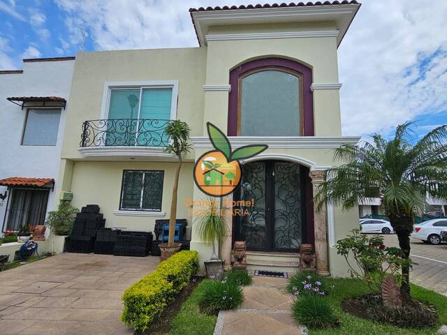 #5774 - Casa para Venta en Zapopan - JC - 1